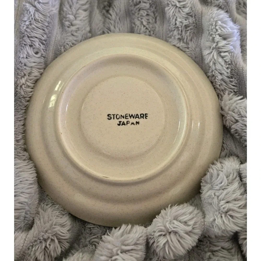 Stoneware Japan vintage marked scalloped